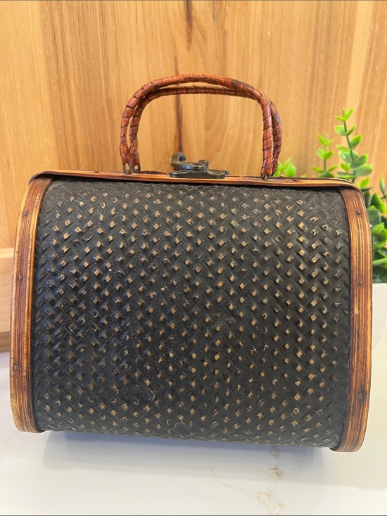 Handbags - Vintage Woven Rattan tin style hand bag with bamboo handles and wood trim